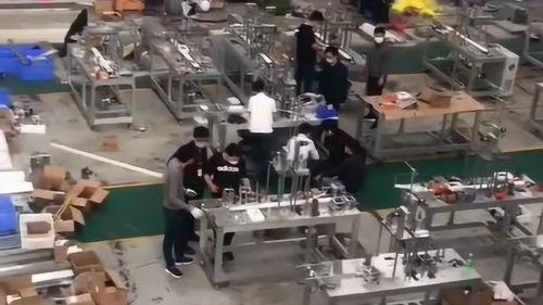 目前自動化做口罩的工廠,一百平方米卻沒有多少工人,全部都是機(jī)器智能化